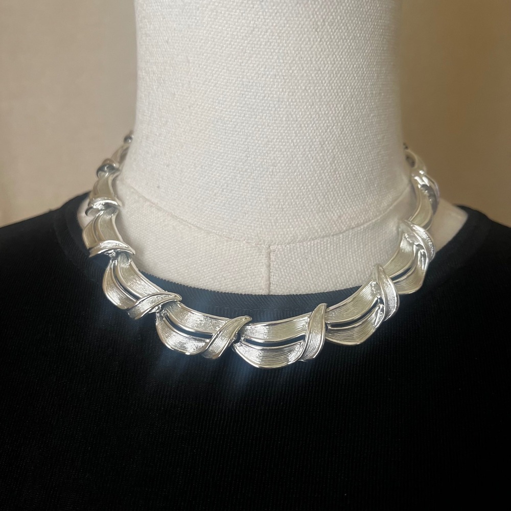 Vintage Lisner Silver Tone Sculptural Collar Necklace Chunky Statement 13–16.5"